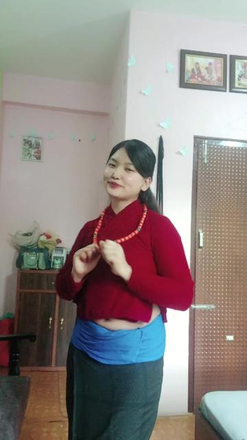@लेआ गुरुङ