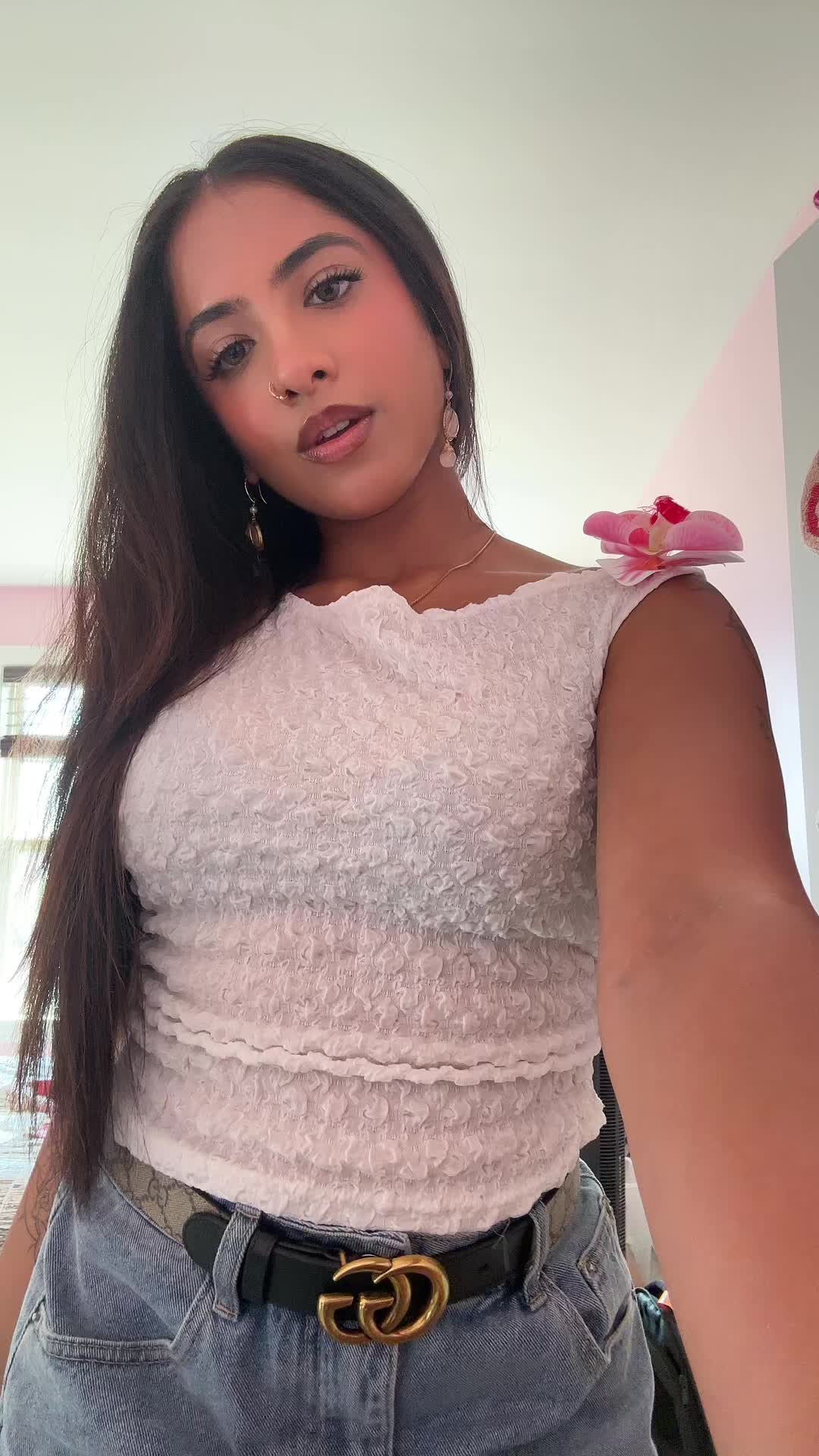 @Ayesha🦋