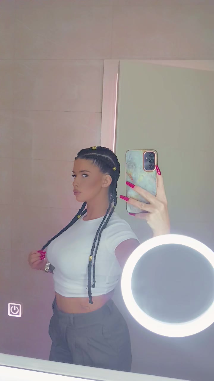 @Admira🧸