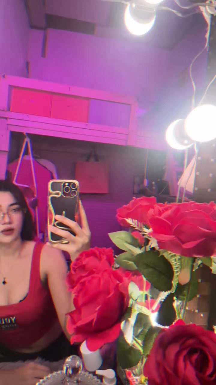 @Seleneee