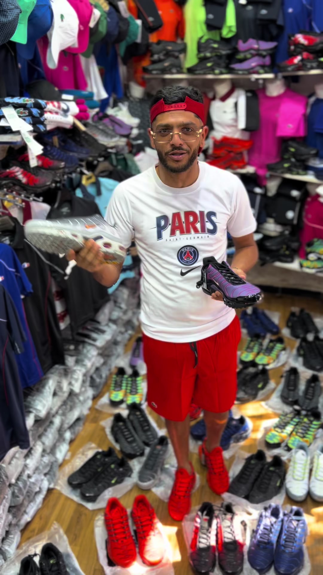 @Parisien💙❤️👕👖👟🕶👔🧢