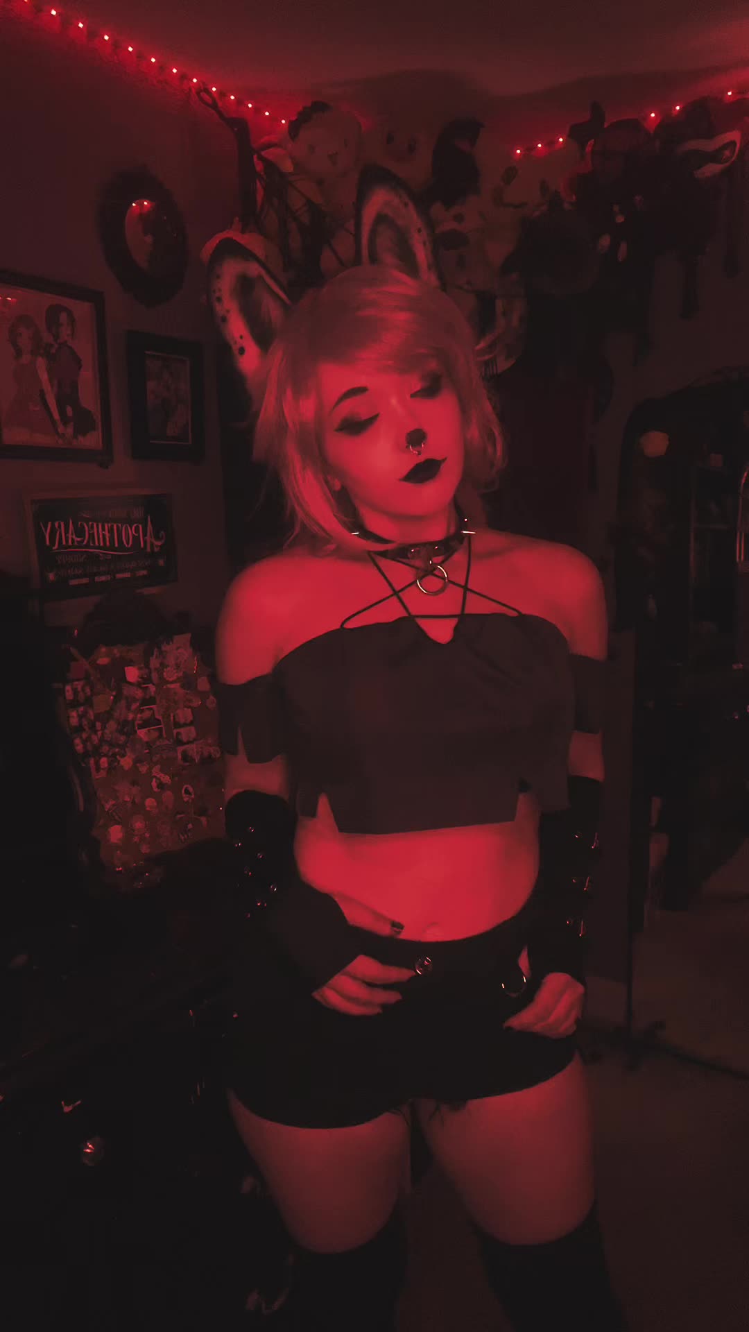 @🦇 𝕳𝖔𝖓𝖊𝖞 𝕭𝖆𝖙 🦇