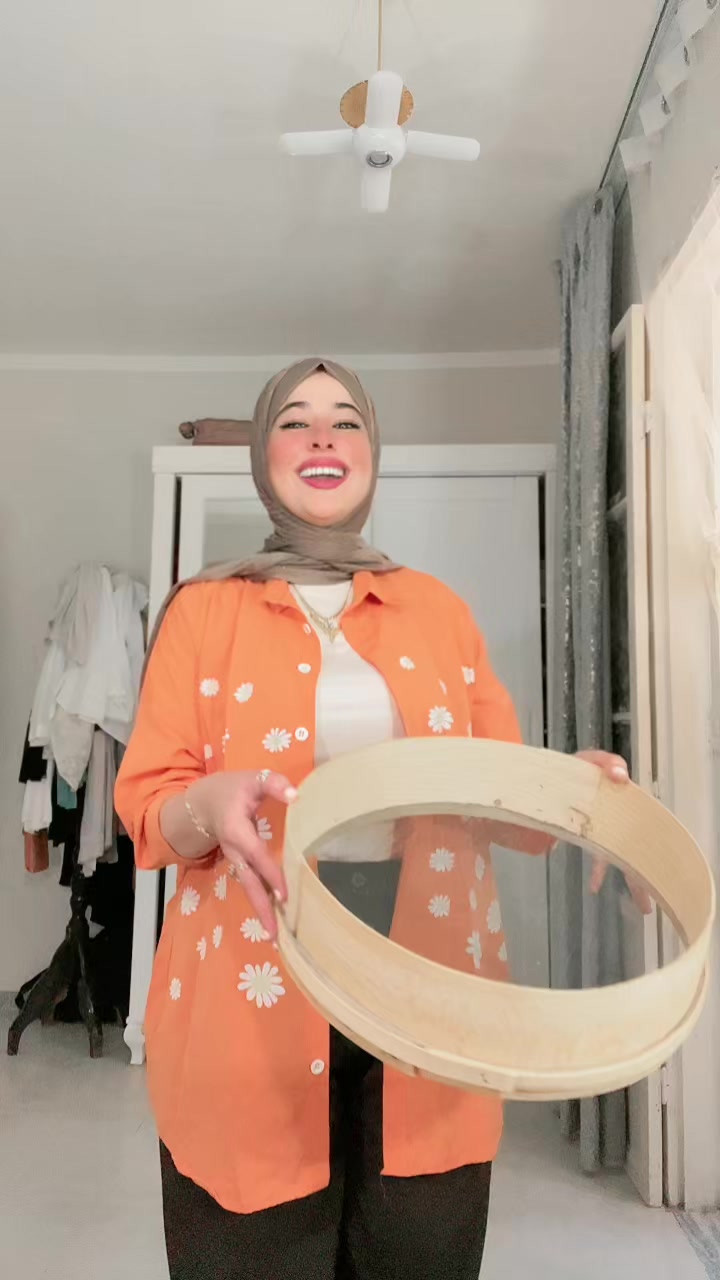 @بثينة شيبان Bouthaina Chibane