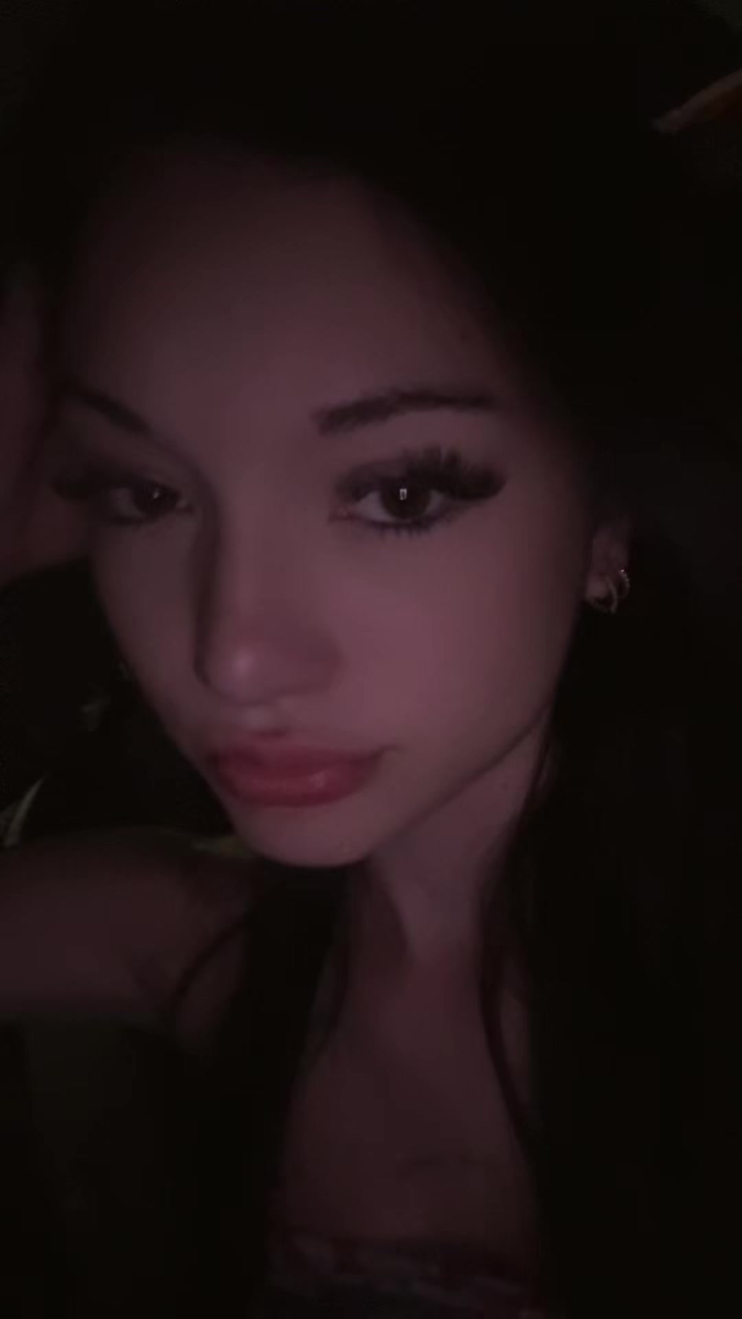 @𝖕𝖗𝖊𝖘𝖑𝖎𝖊