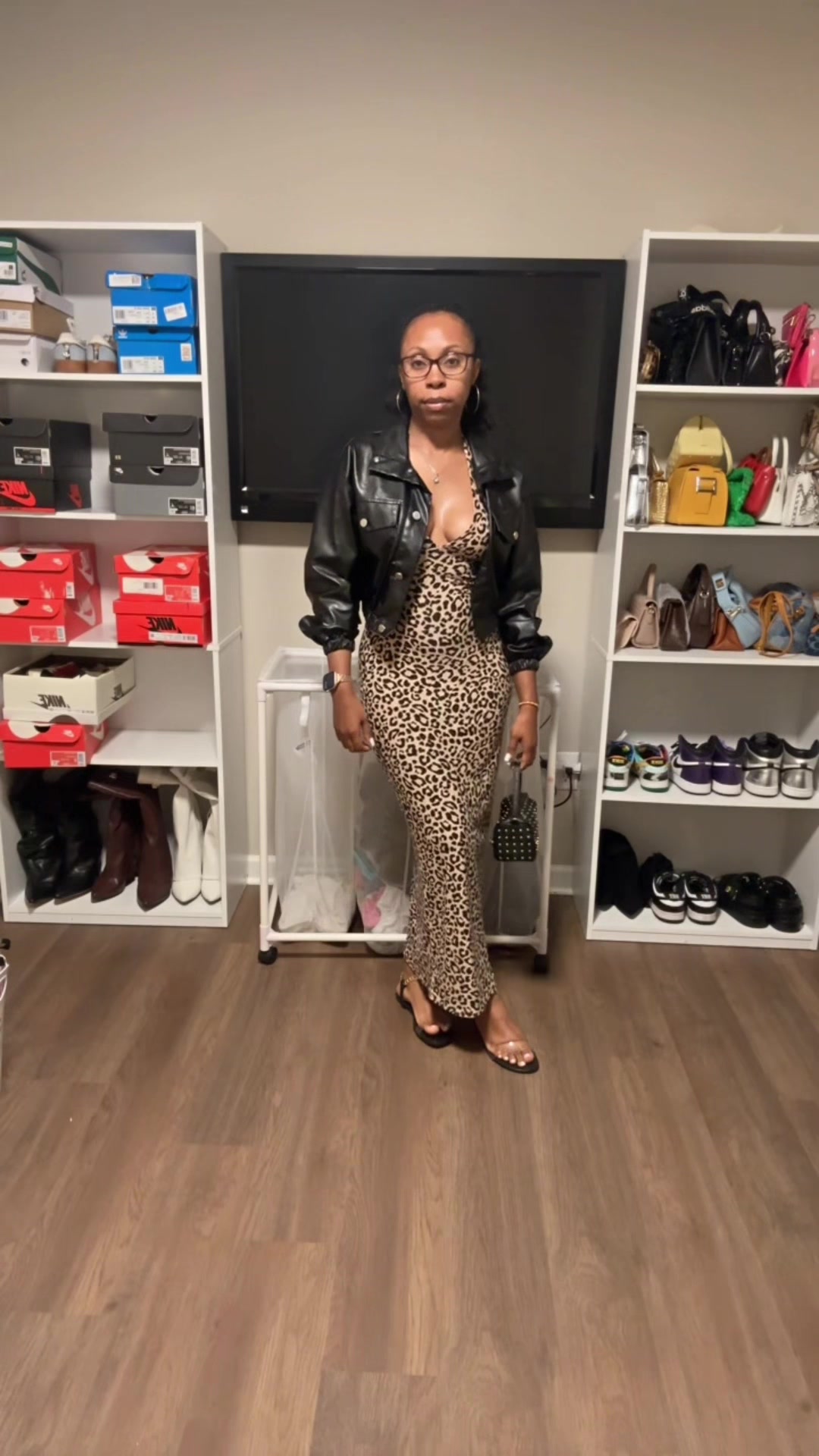 @Sharie_Monet