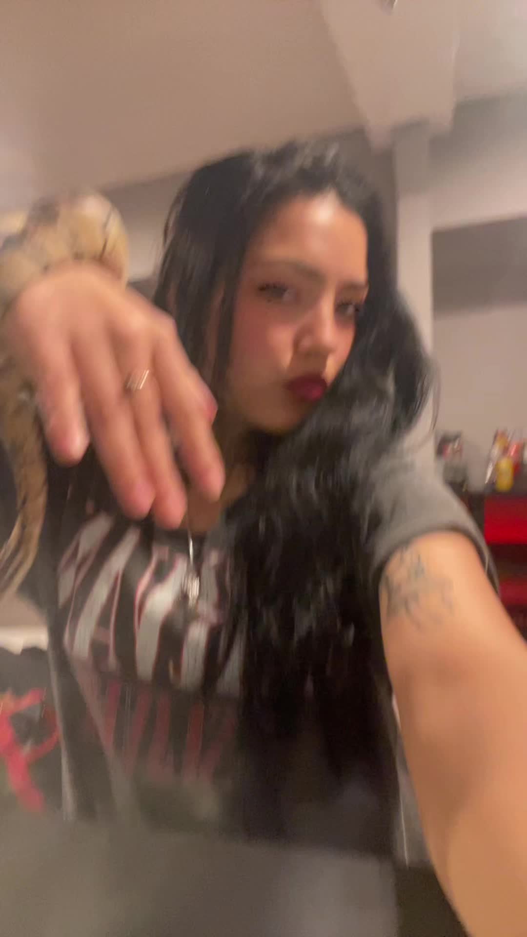 @<3
