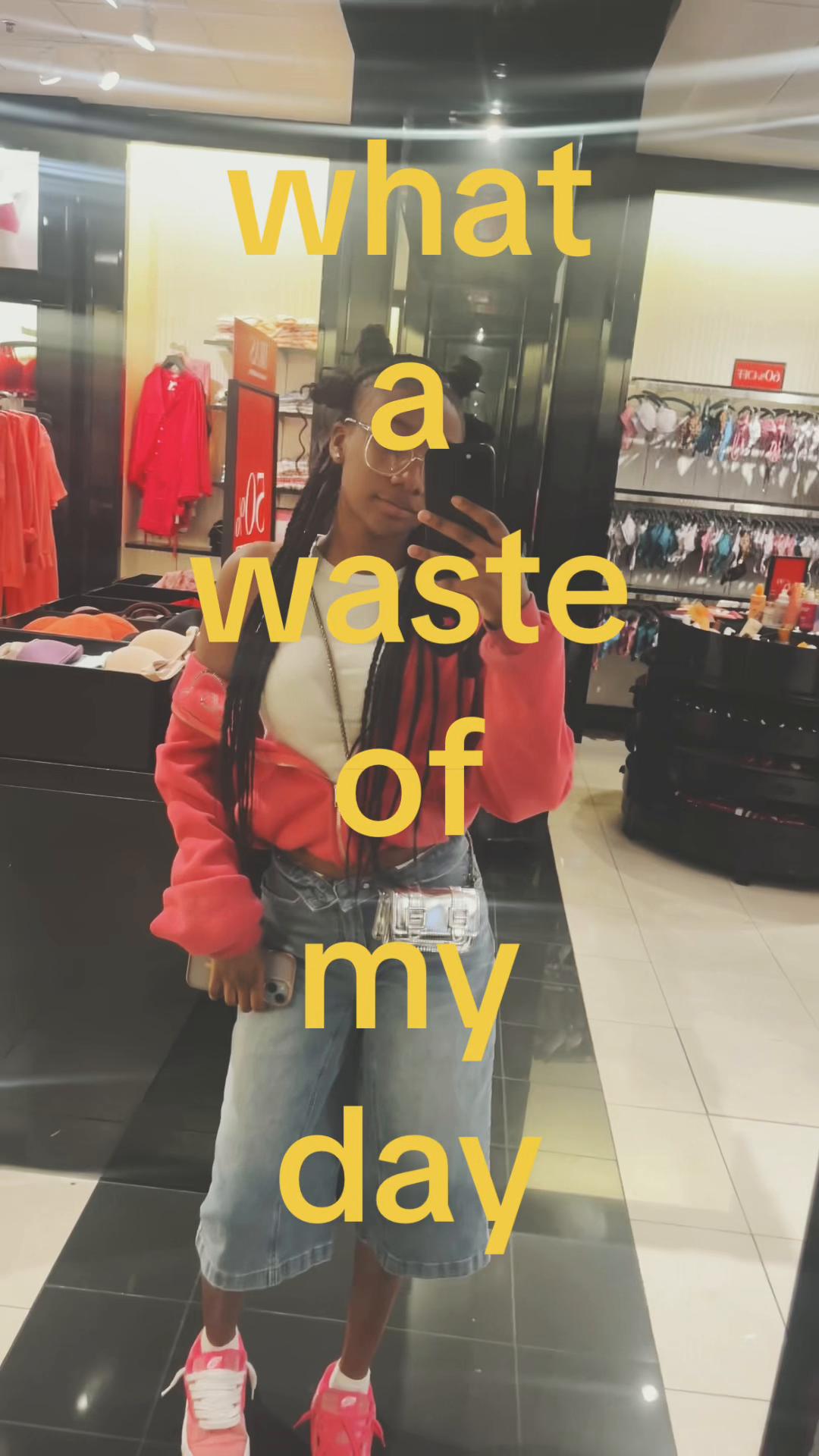 @⃟