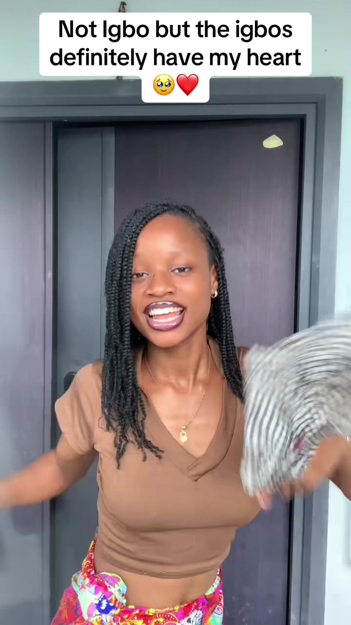 @Estherdontireforlowviews🤧🤲