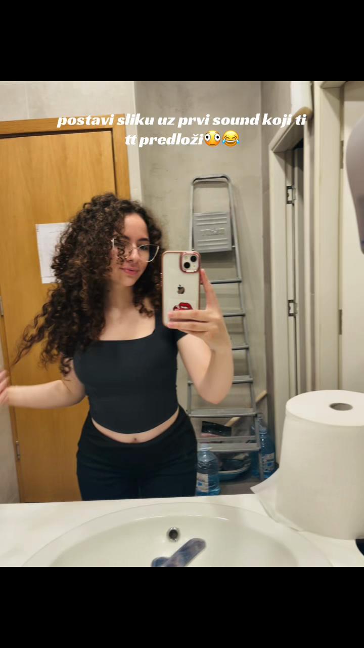 @🦊