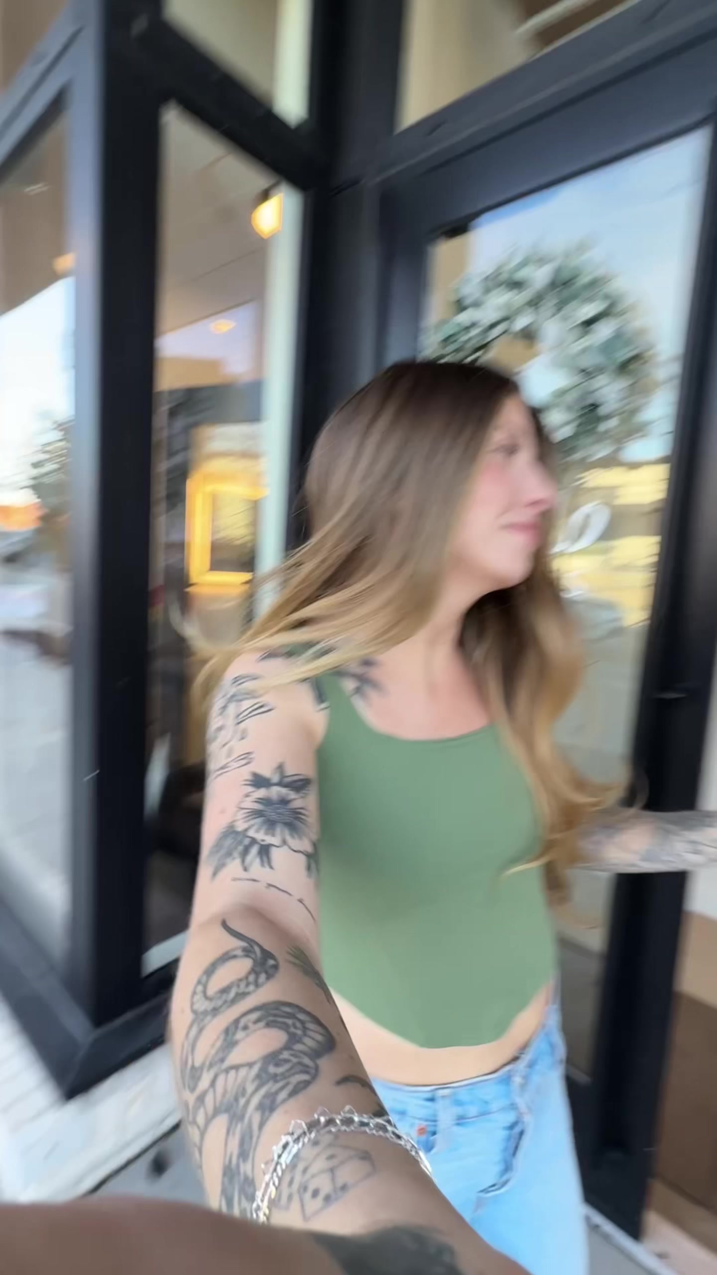 @lauurenaustin