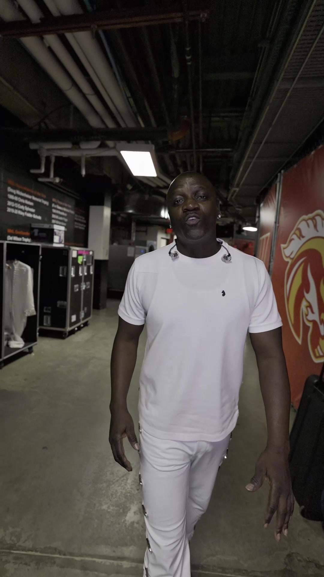 @AKON
