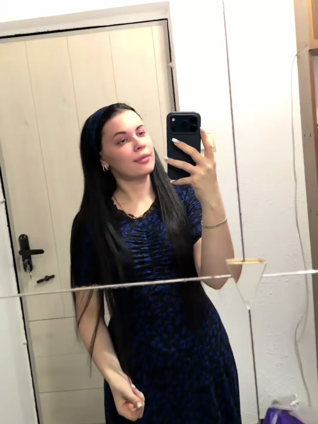 @Angelina_005