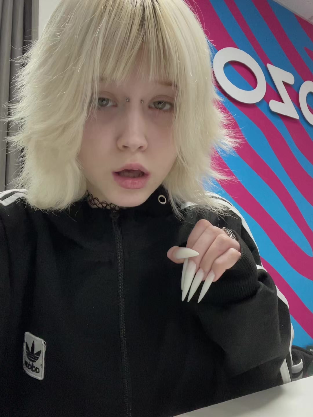 @StrawberryPunch