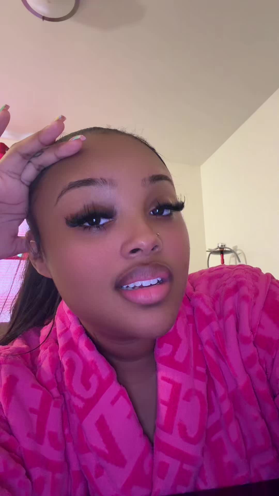 @Ari Wright | Hairstylist