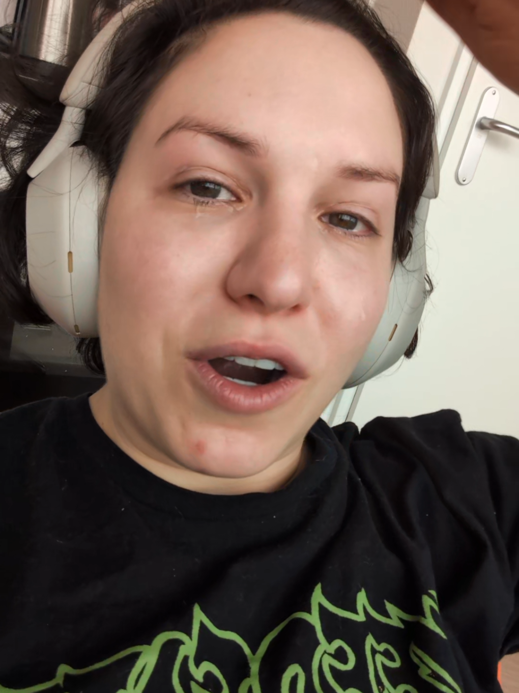 @T