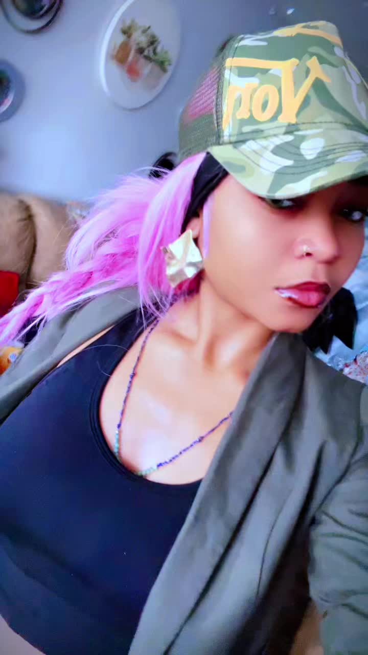 @PRETTY _GIRL_LOCA3🌟🎤