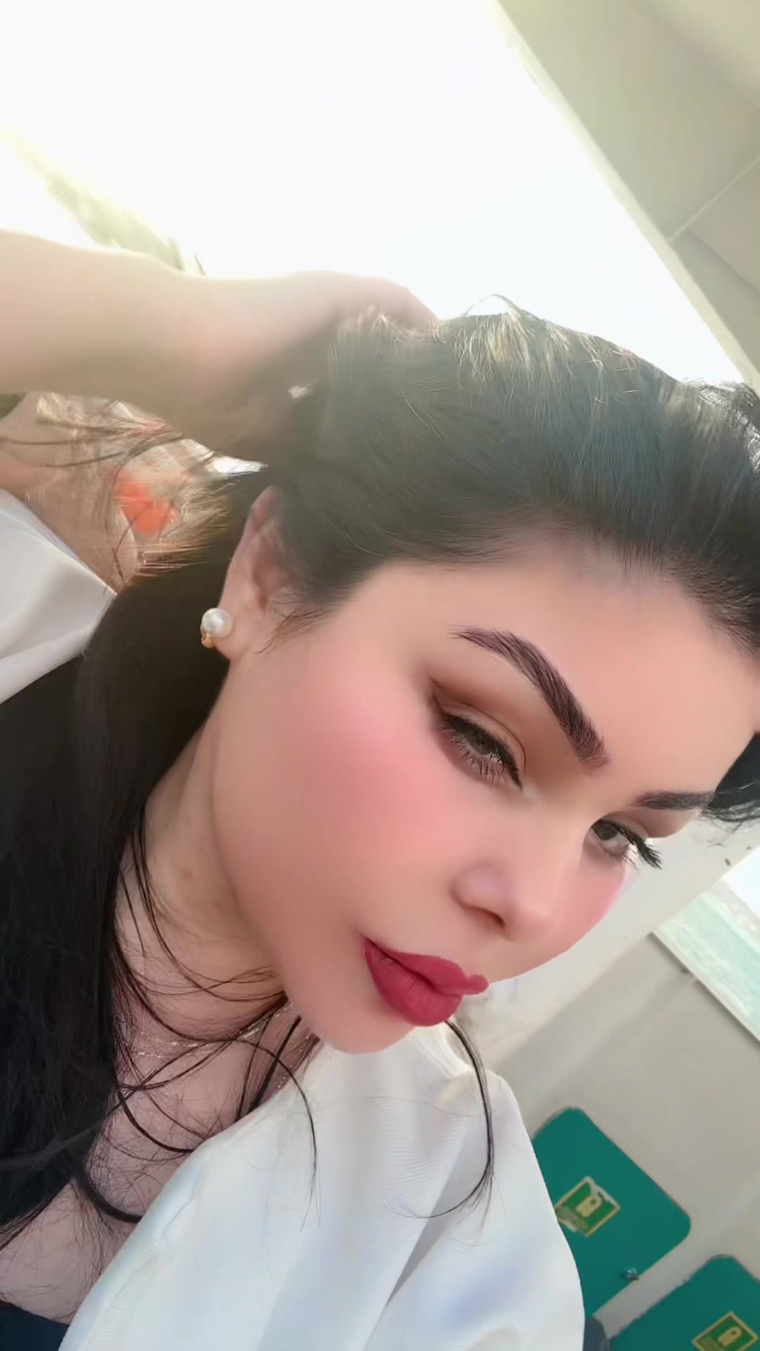 @Sanam🧏🏻&zwj;♀️