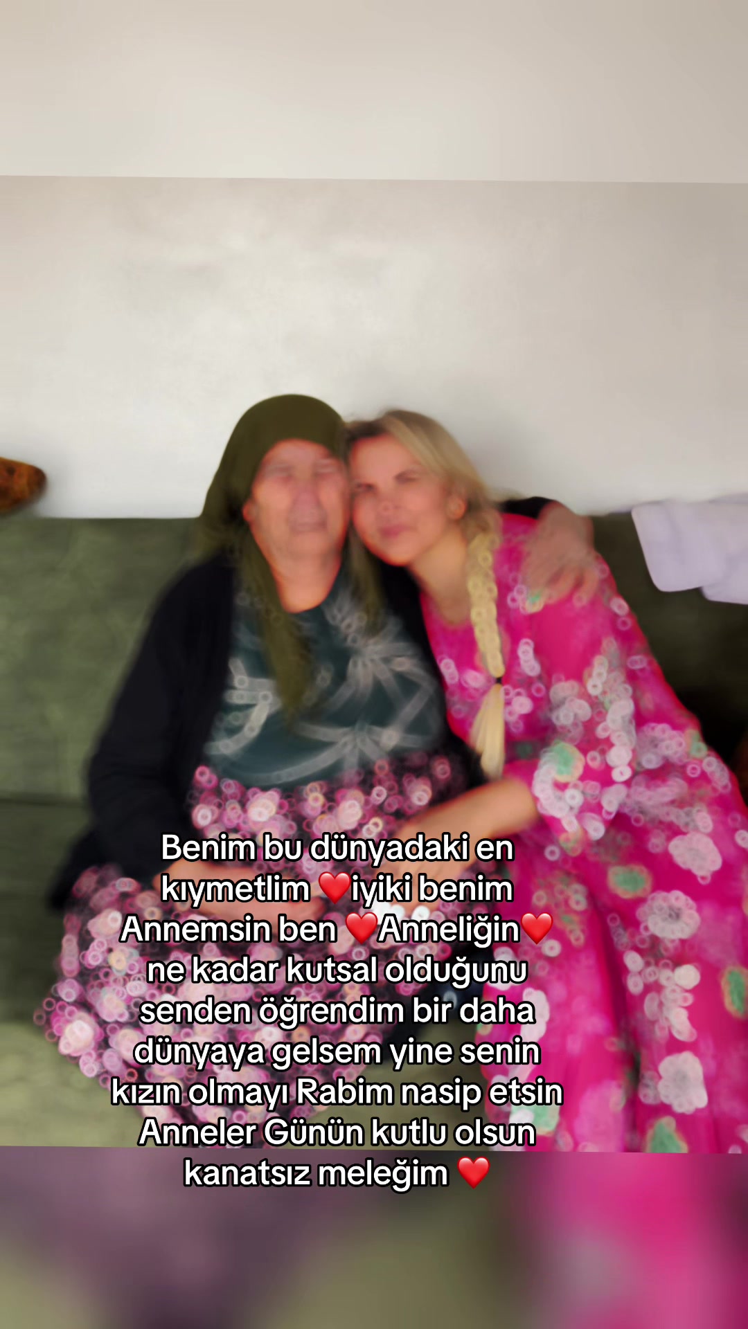 @Emoş💗