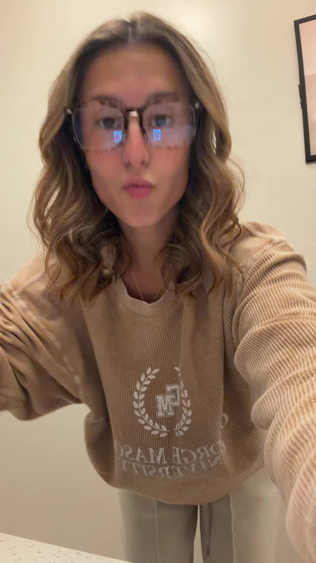 @chloe