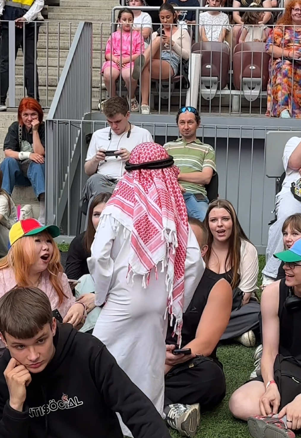 @elasadhabibi