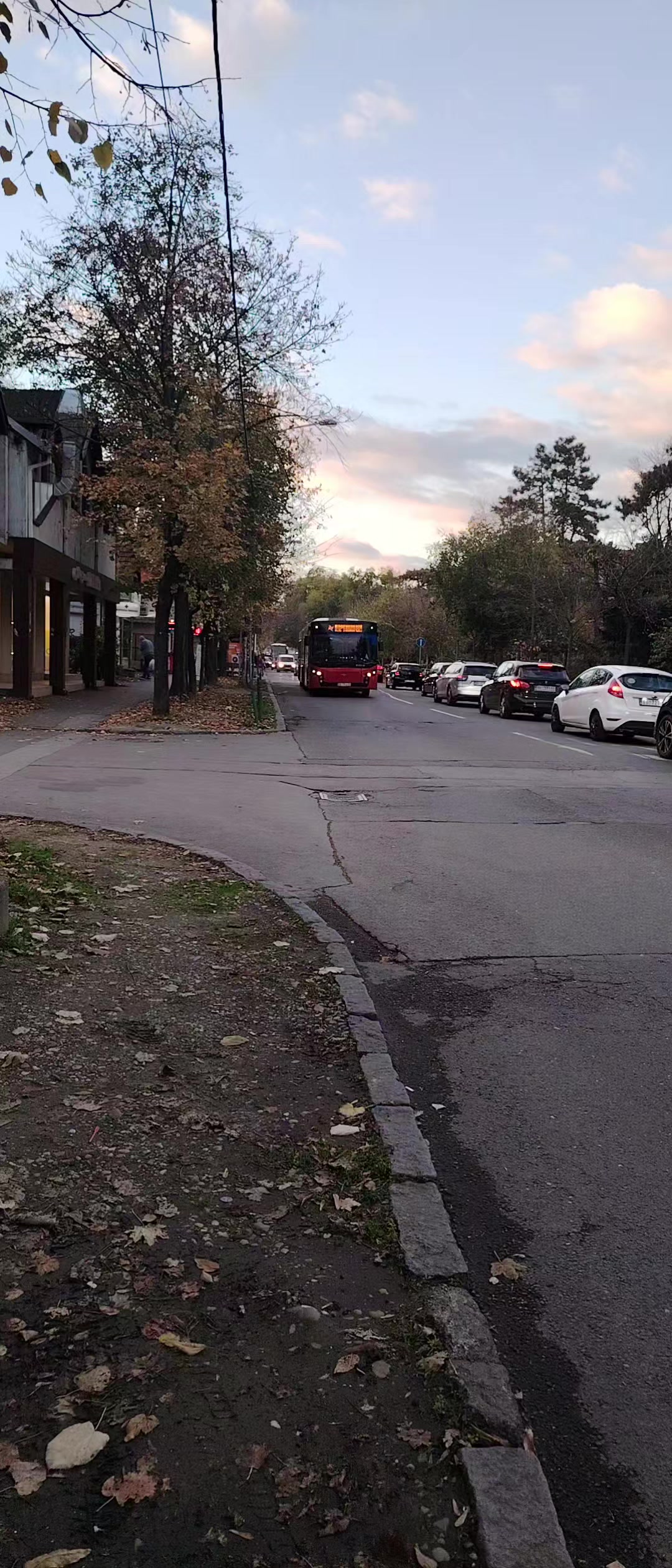 @Autobusi