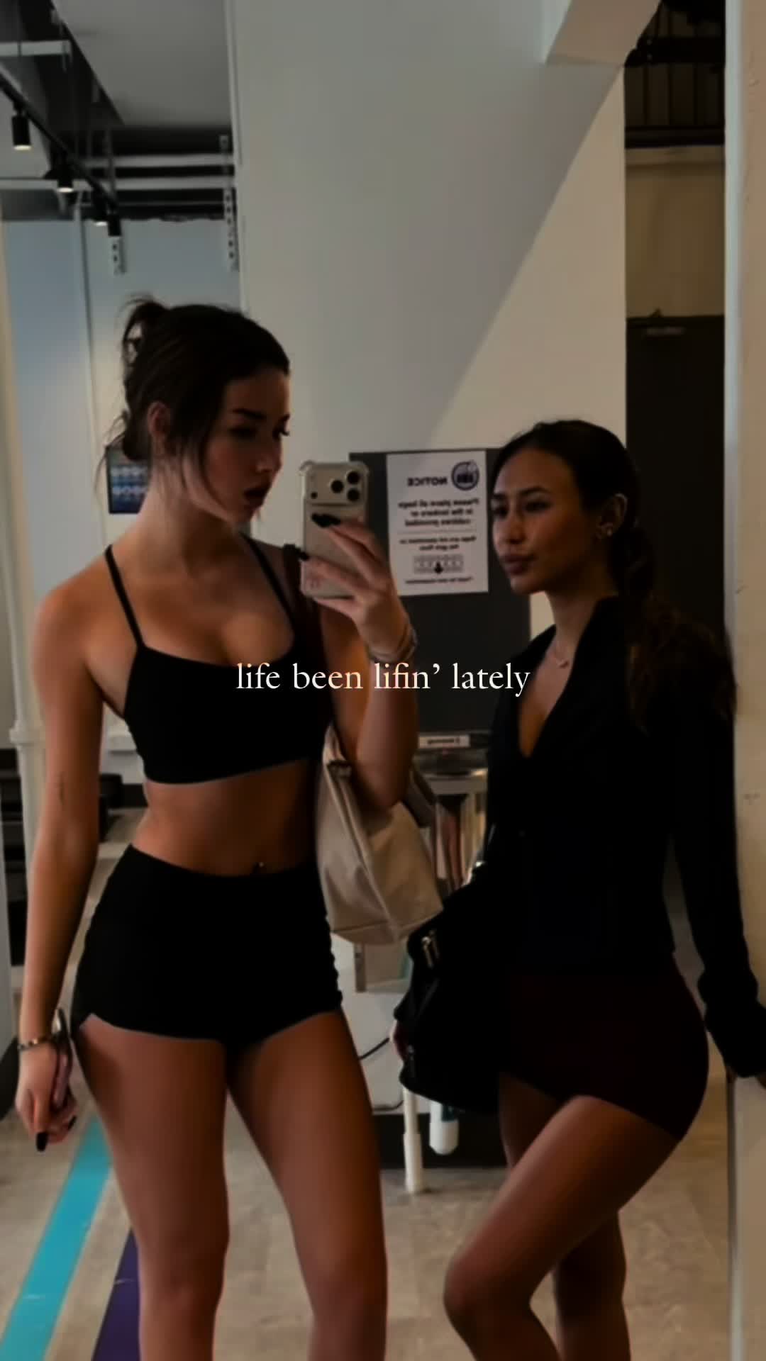 @𝓫𝓮𝓵𝓵𝓪💋