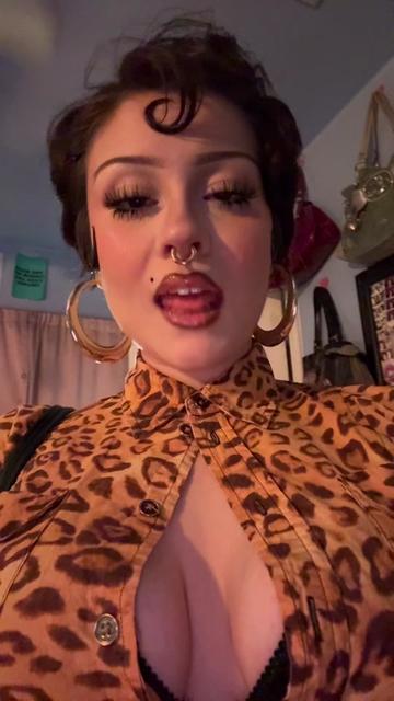 @liathebug