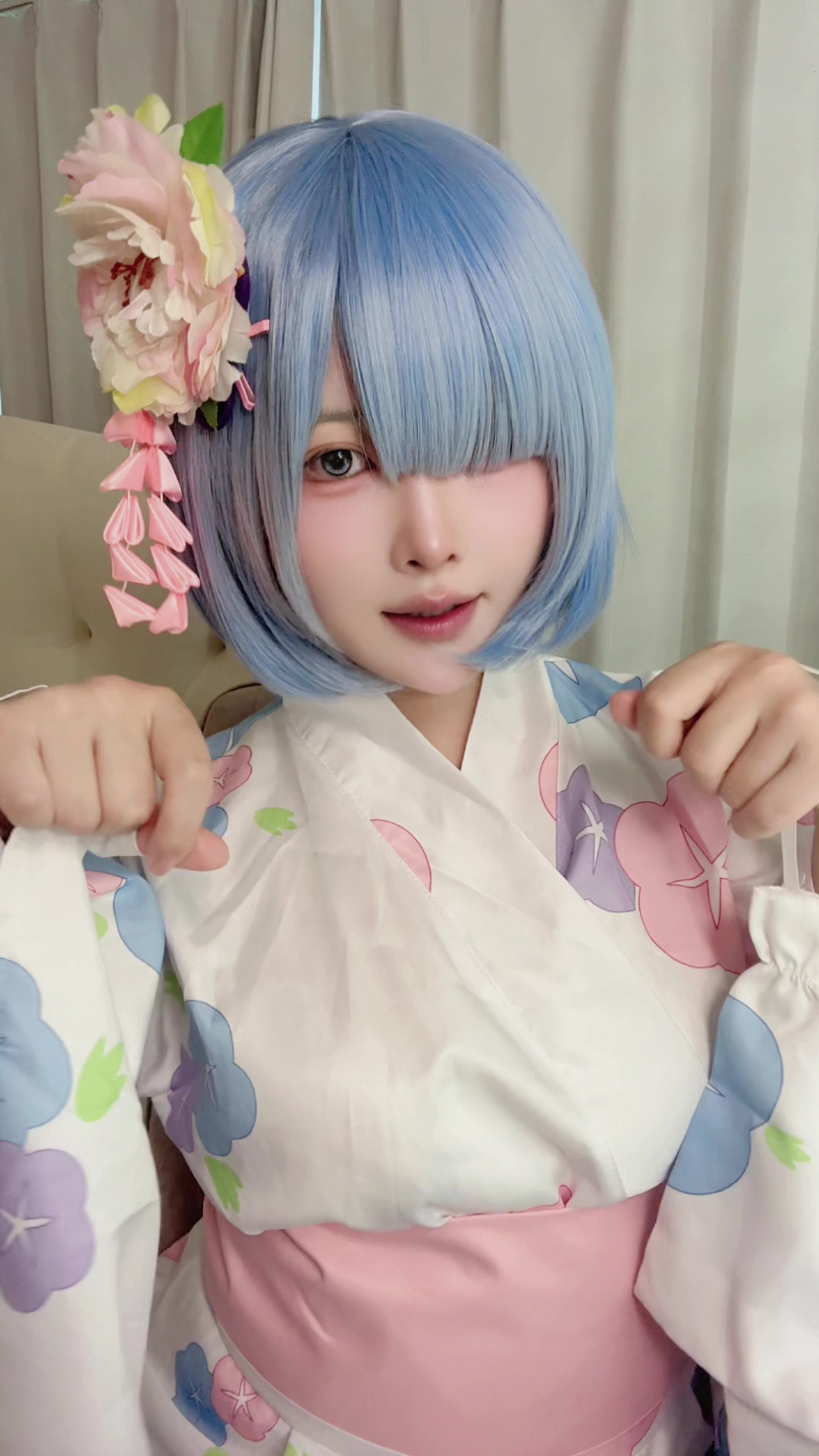 @かなで