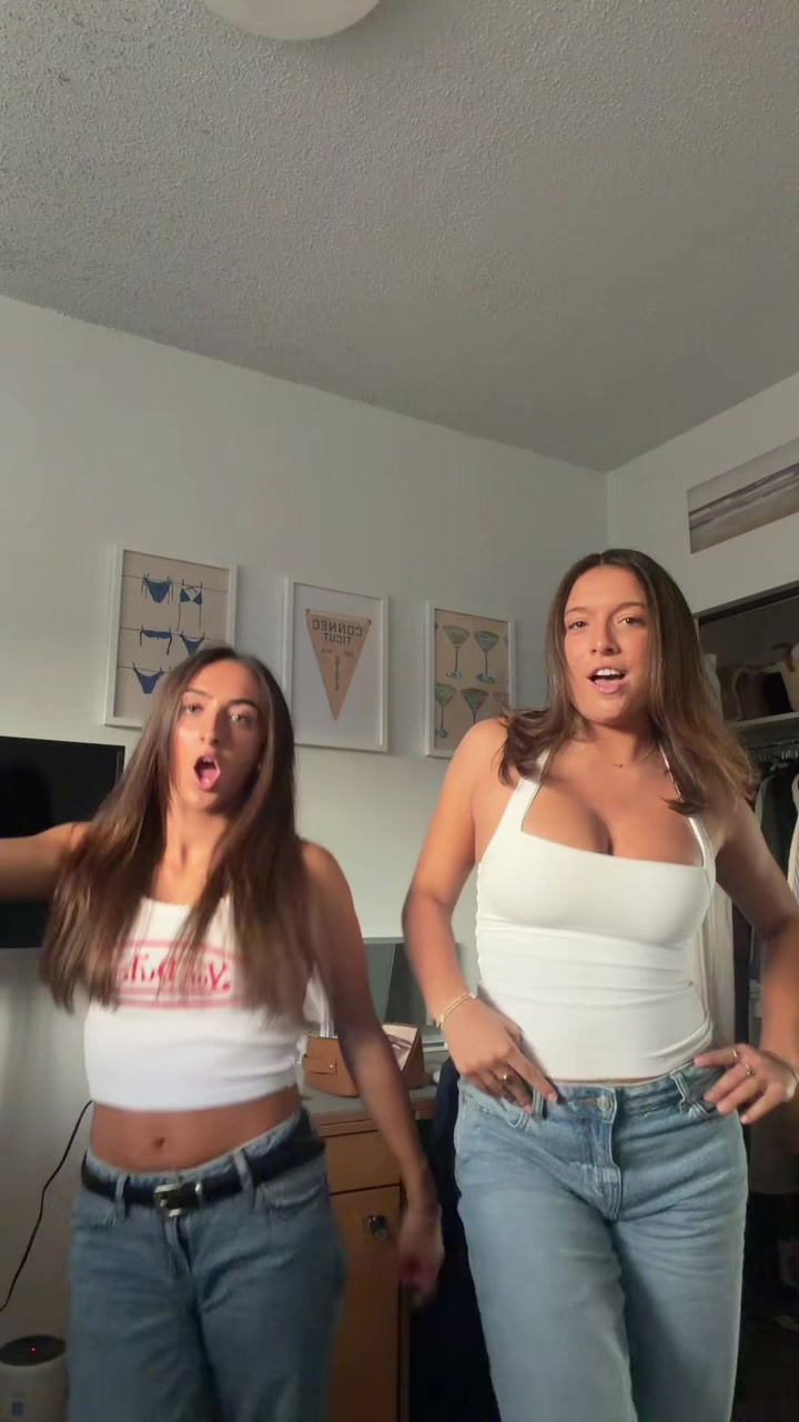 @mollysloanlol