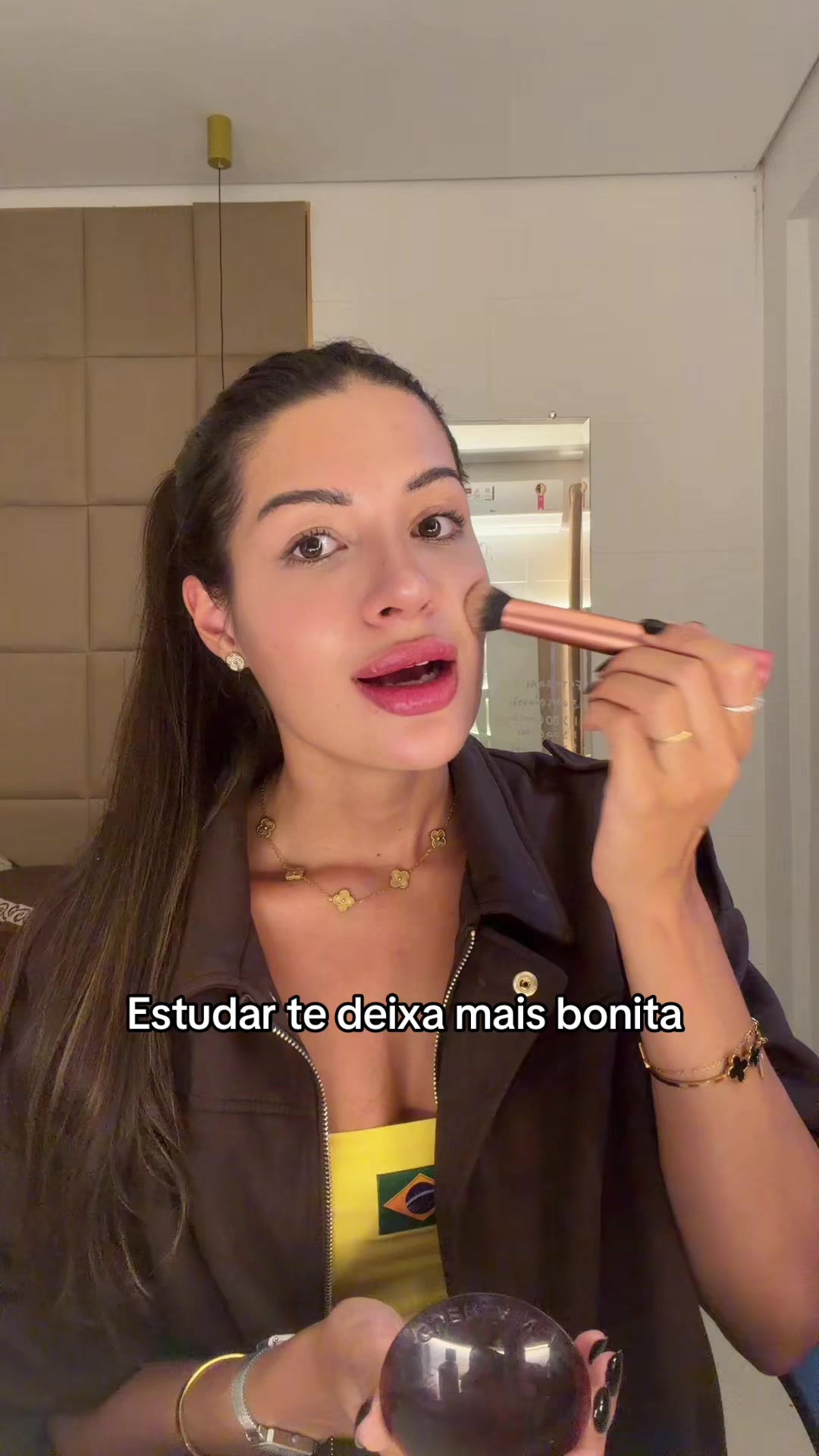 @Vitória Mendes