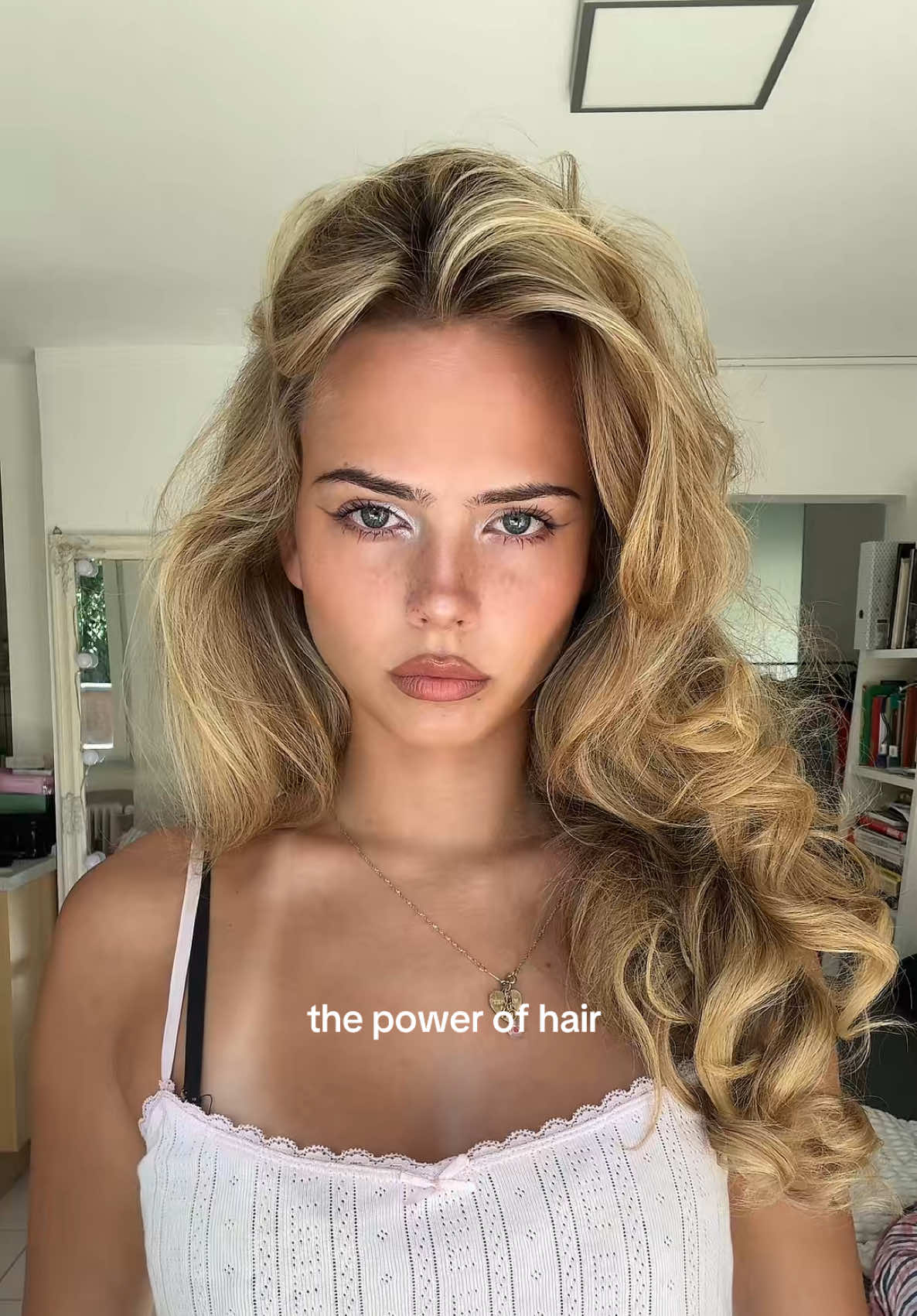 @saracrumbleleg