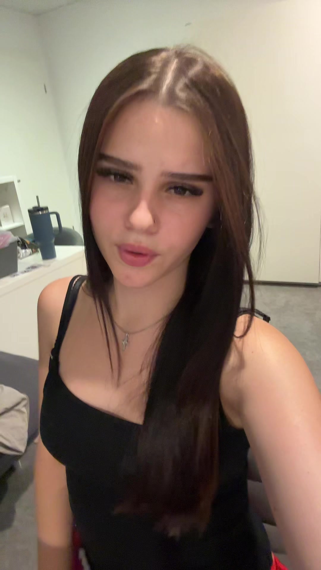 @𝐖𝐡𝐨𝐬.𝐡𝐚𝐧𝐧𝐚𝐡
