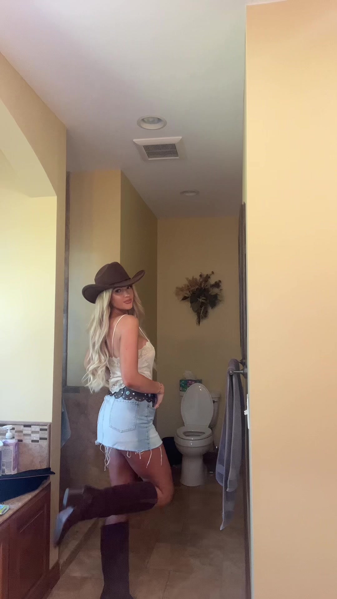 @allydirnberger