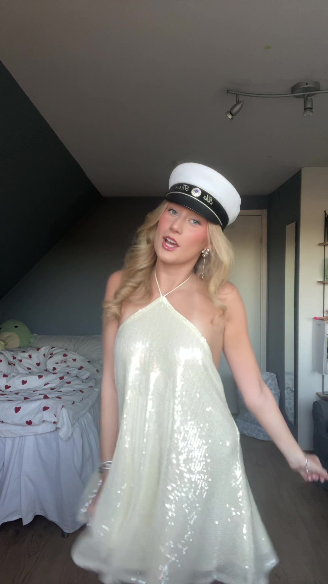 @Ella