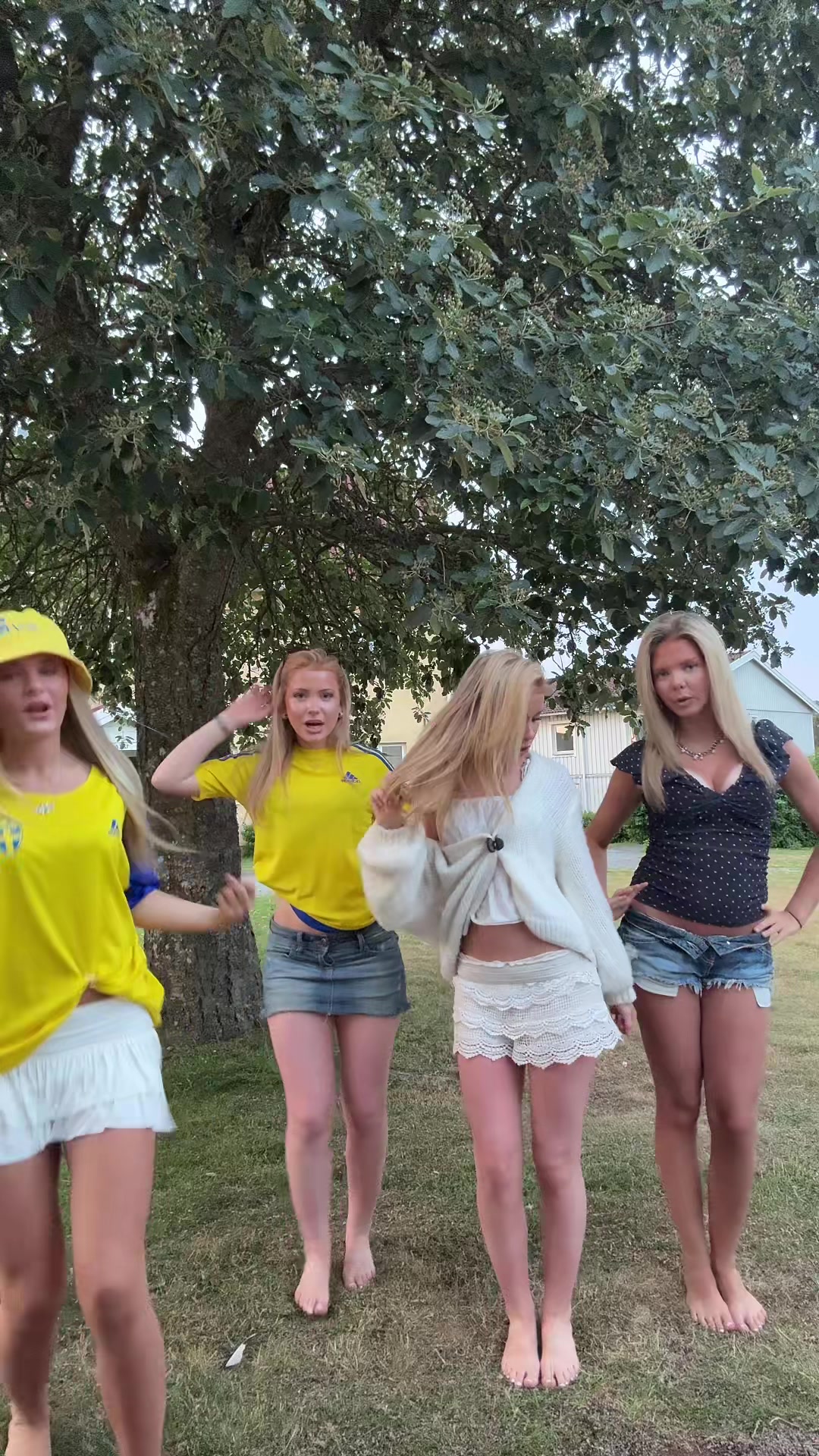 @😜👯♀️🤩