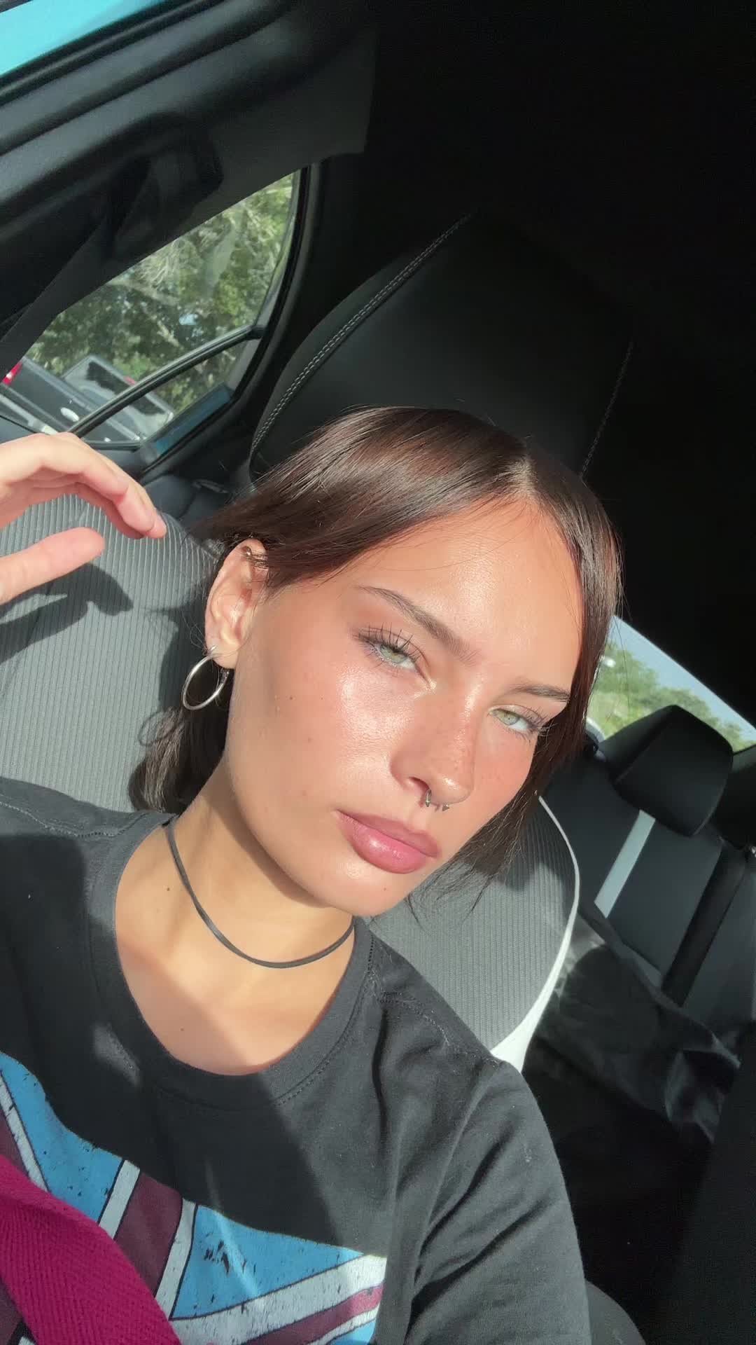 @:3