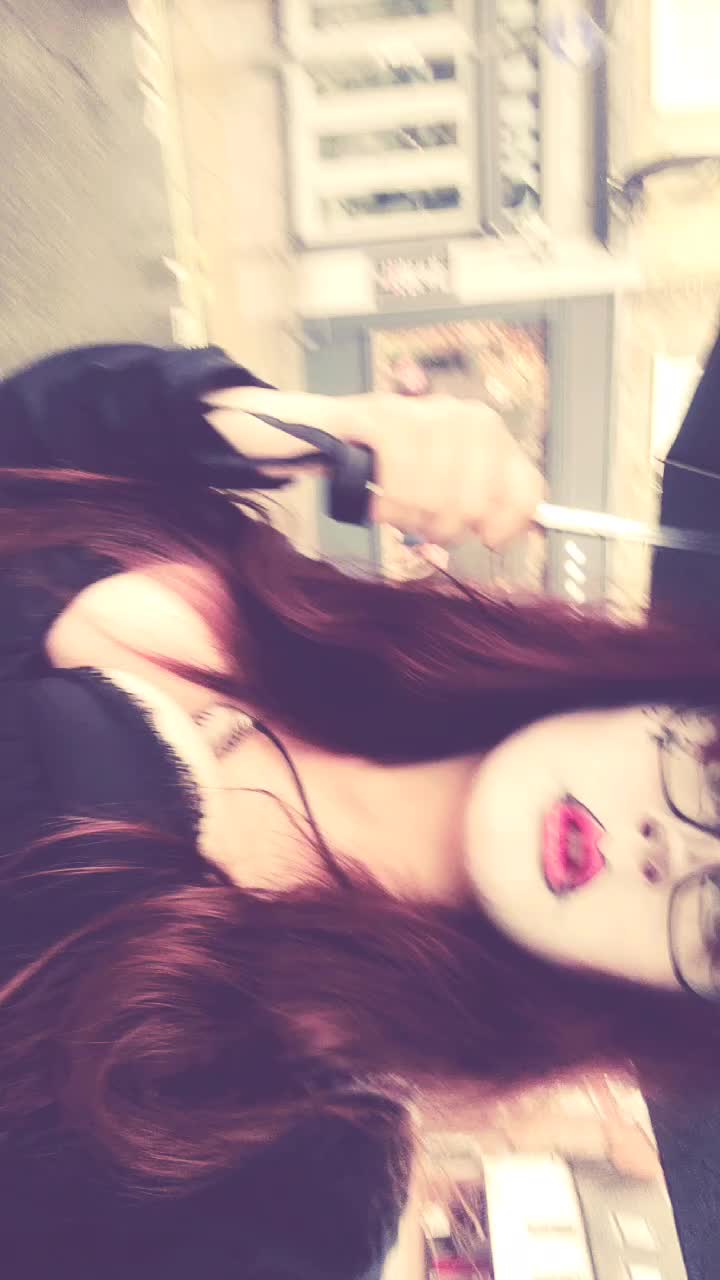 @𝓡𝓮𝓭 𝓿𝓮𝓵𝓿𝓮𝓽。‧˚ʚ🐇ɞ˚‧。