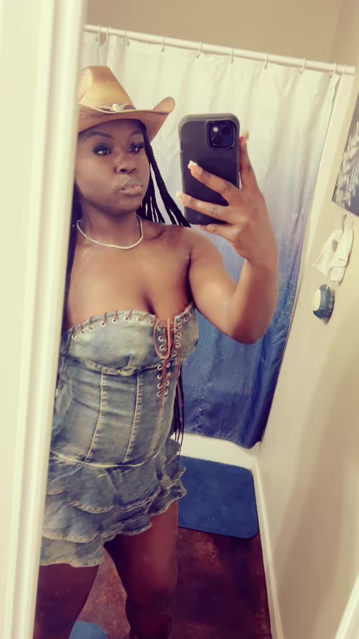 @🫶🏾