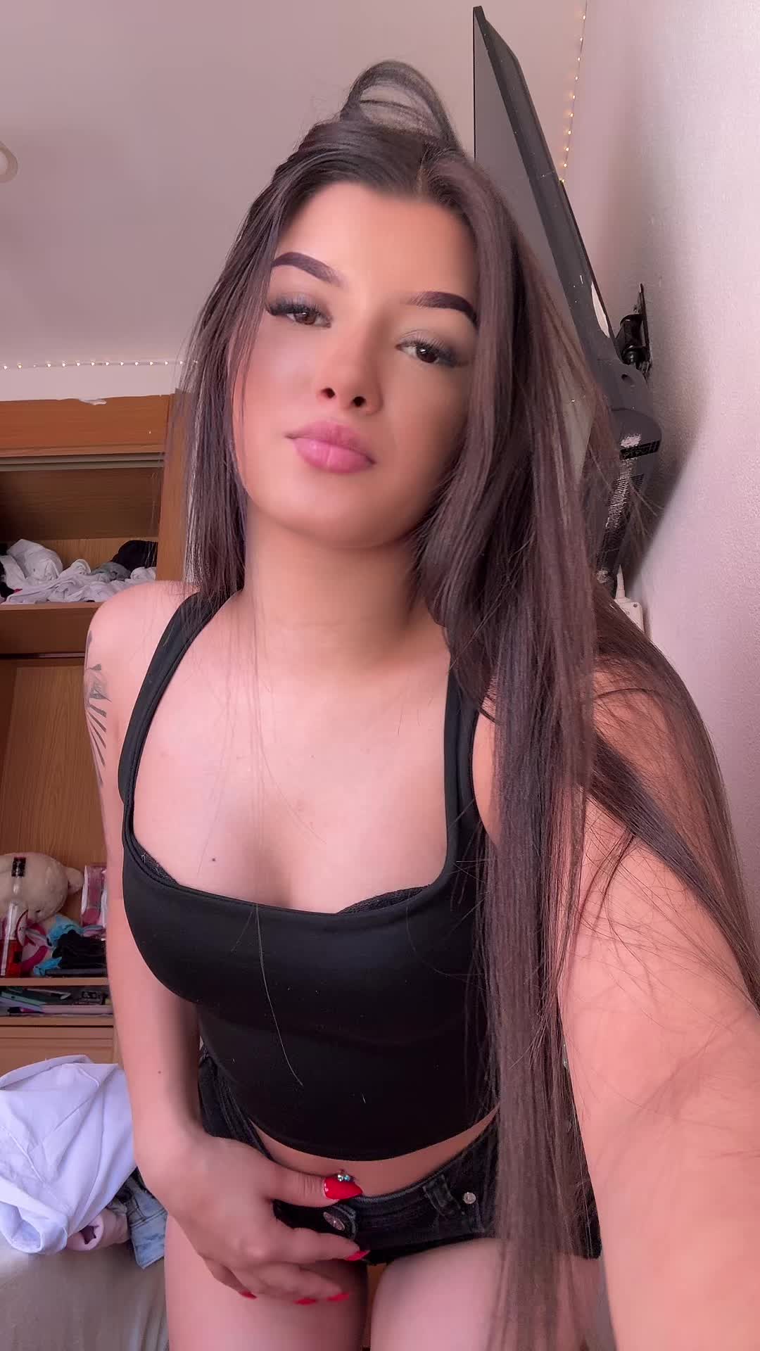 @laadaanii🇹🇩