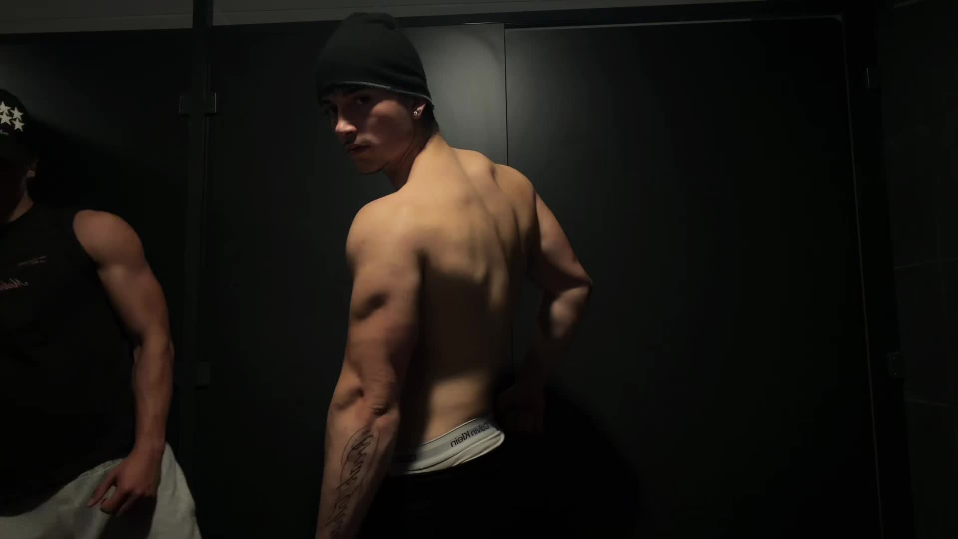 @adeltefaitunpetitreuf