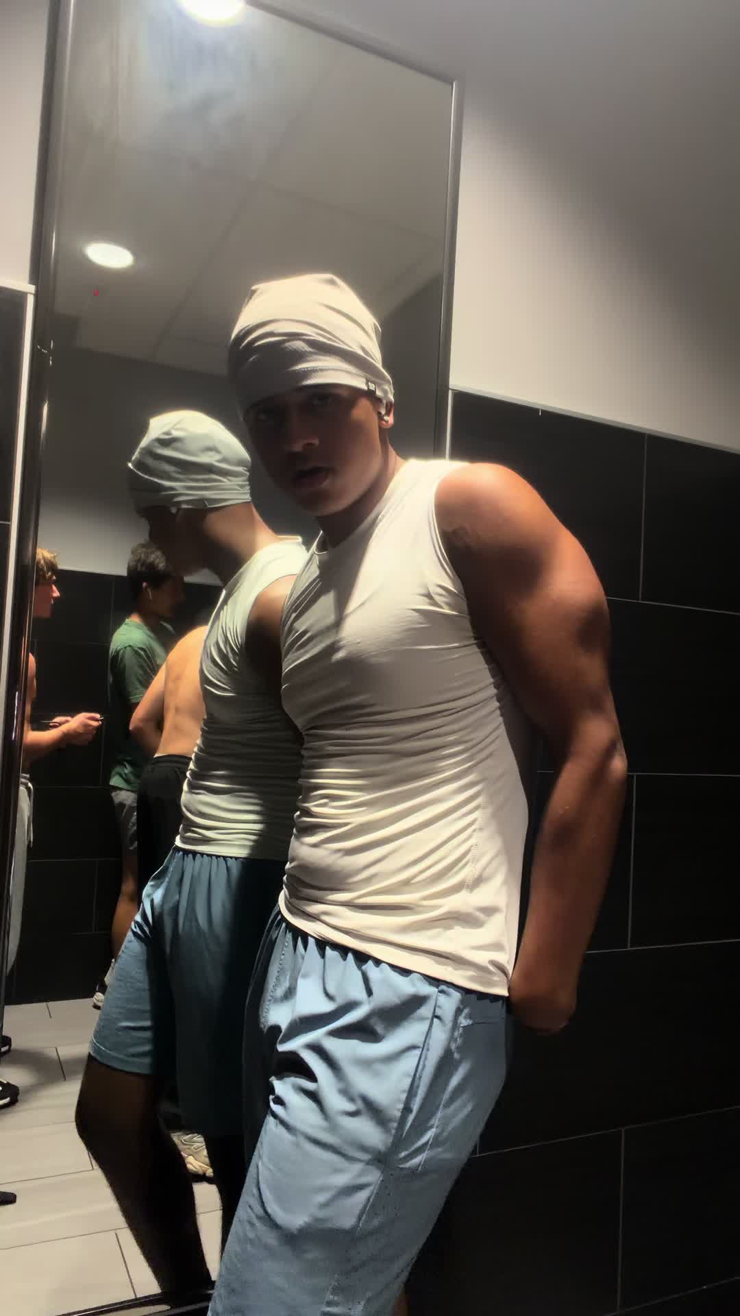 @azangymacc123
