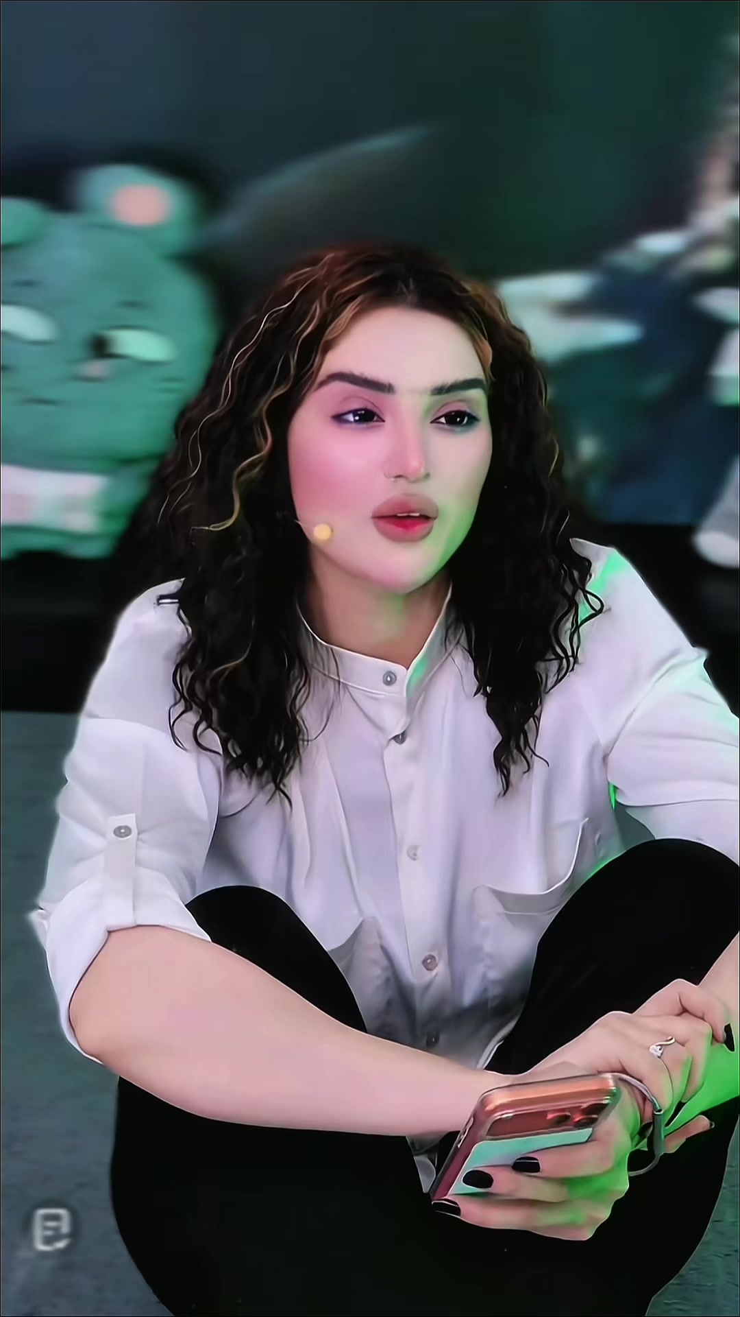 @HR
