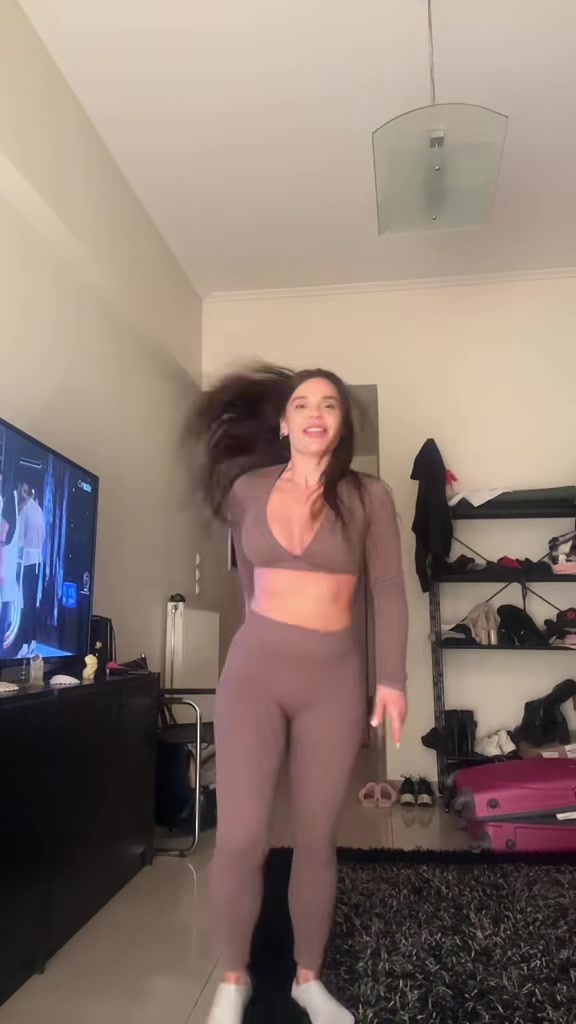 @JessicaHills