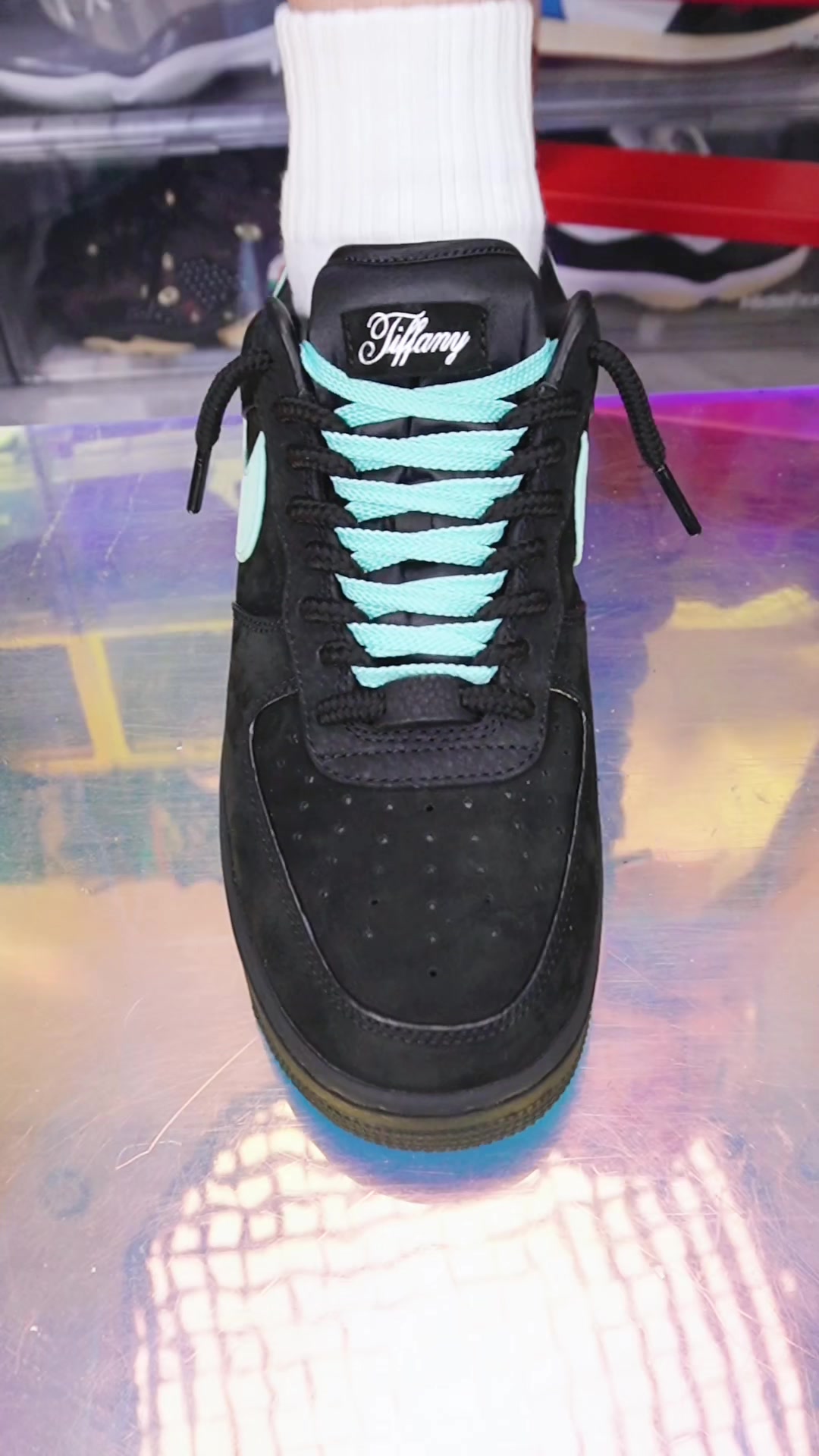 @Lacedsneaker