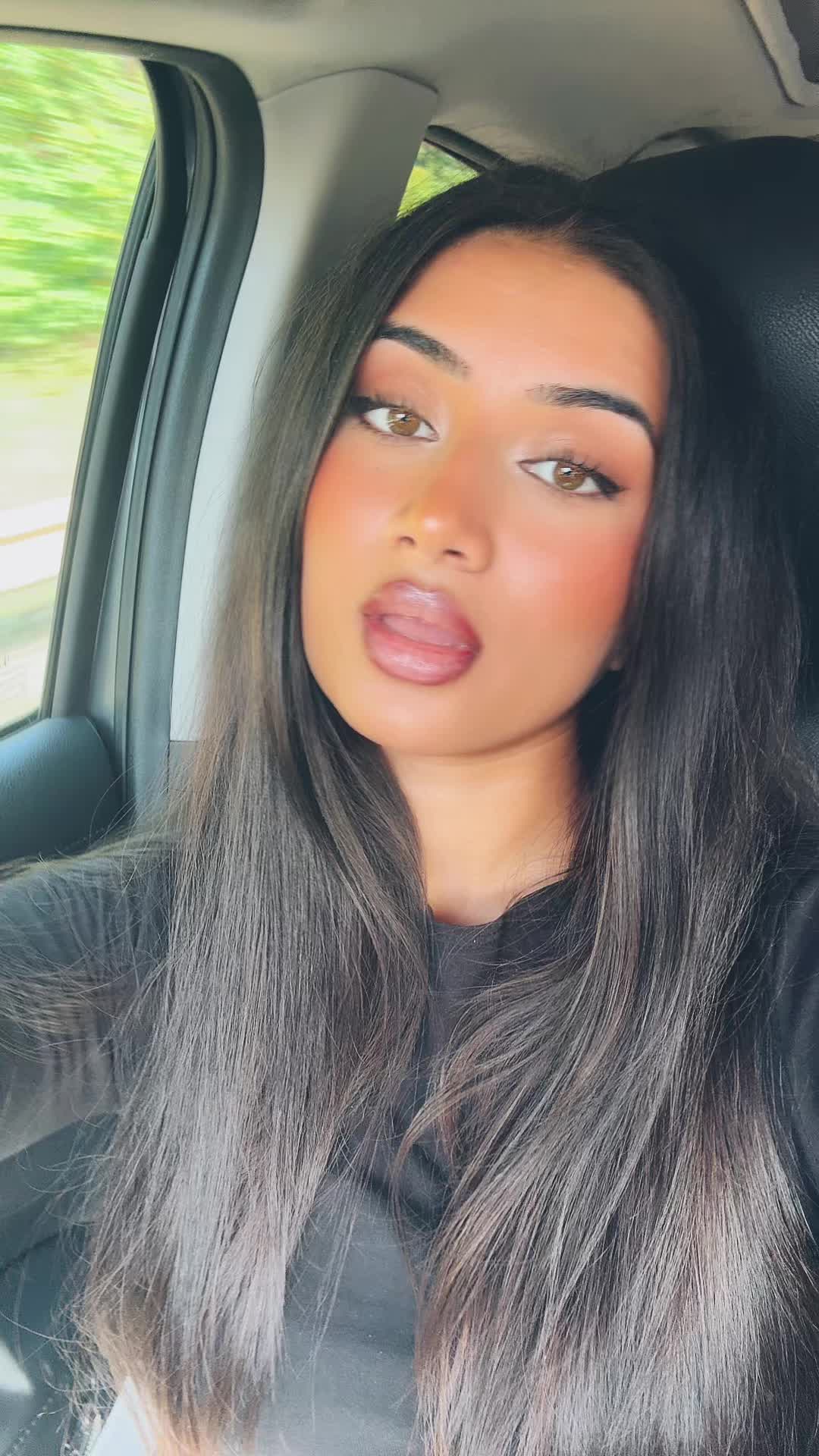 @Simran 💕
