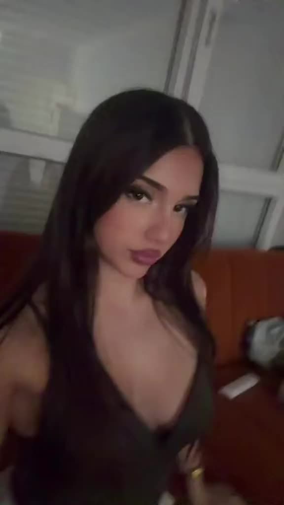 @🦅
