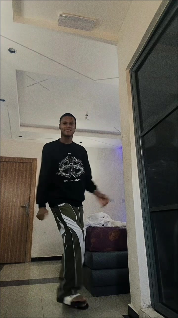 @HAPPINESS 🔥✝️