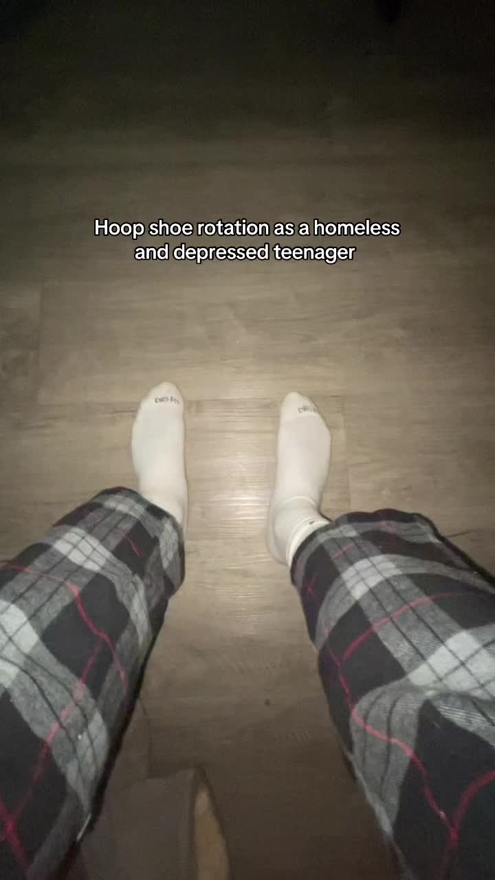 @⃟