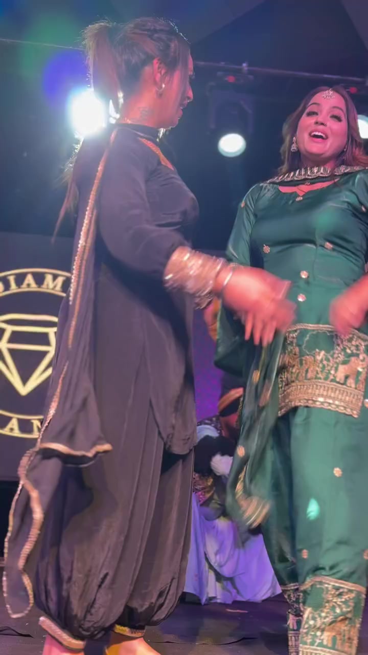 @Aj_Malika011