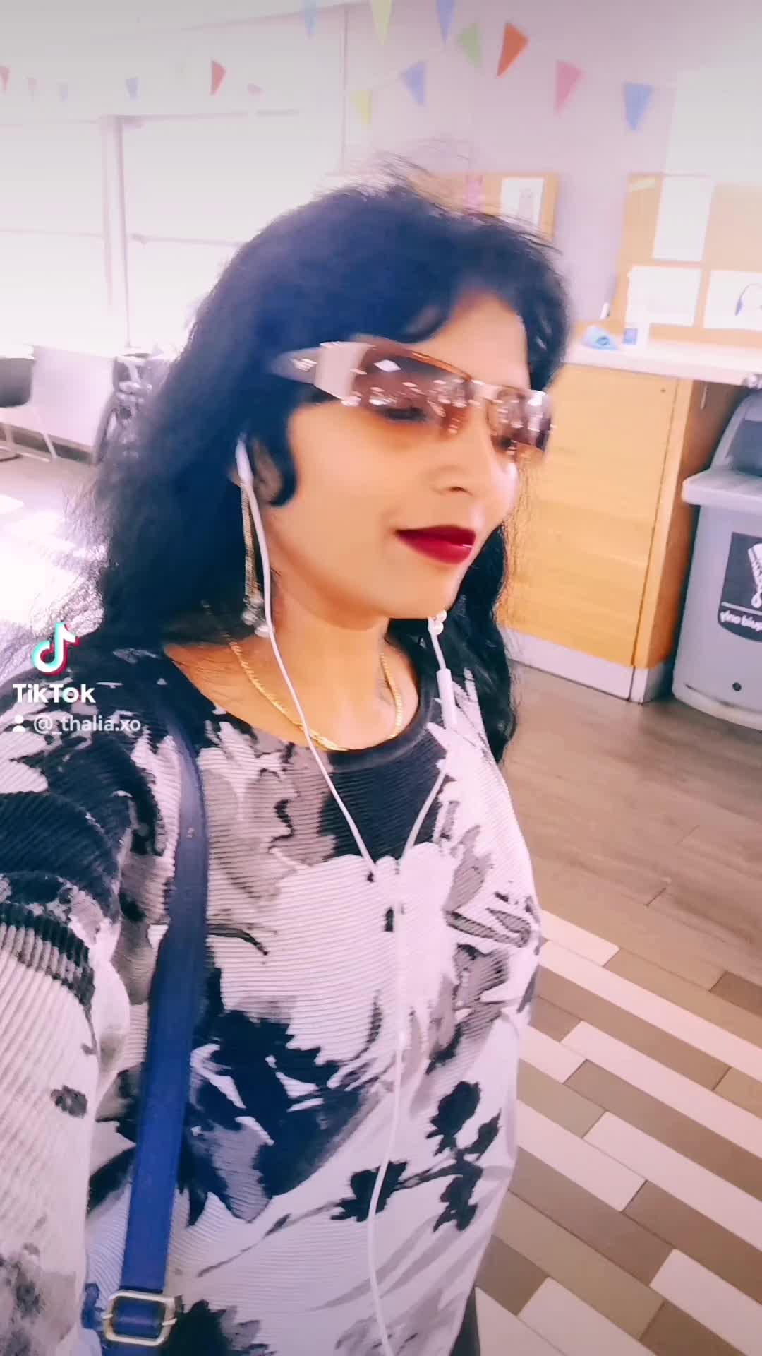@Vanikavi
